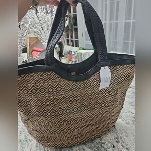 Time and Tru Black and Tan Beach Bag! NEW!